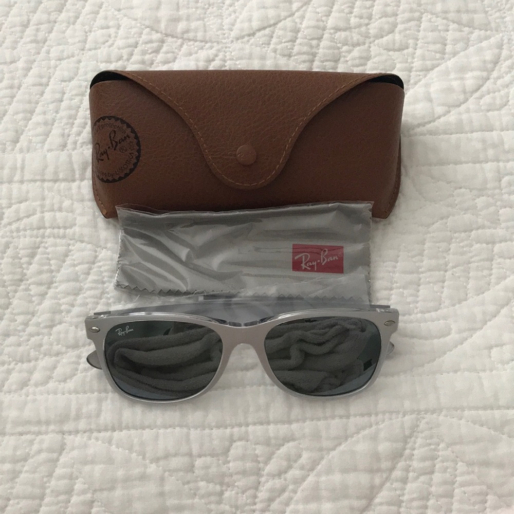 Ray-Ban New Wayfarer 6144/40 Silver